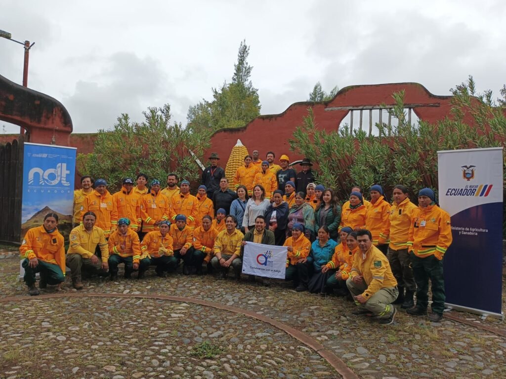 Uniendo Fuerzas para la Gestión del Fuego: La Brigada Comunitaria de Cotacachi