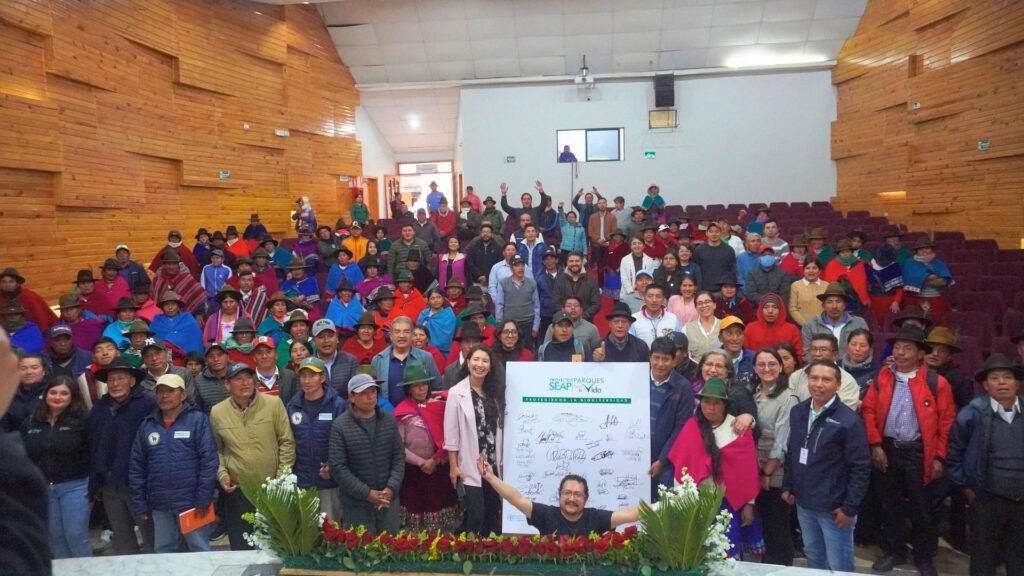 22 organizaciones, entre productores, pueblos indígenas y comunidades locales que habitan en las zonas de amortiguamiento de los Parques Nacionales de Cayambe – Coca, y Sangay del Ecuador, serán beneficiarias del proyecto SEAP Parques para la Vida