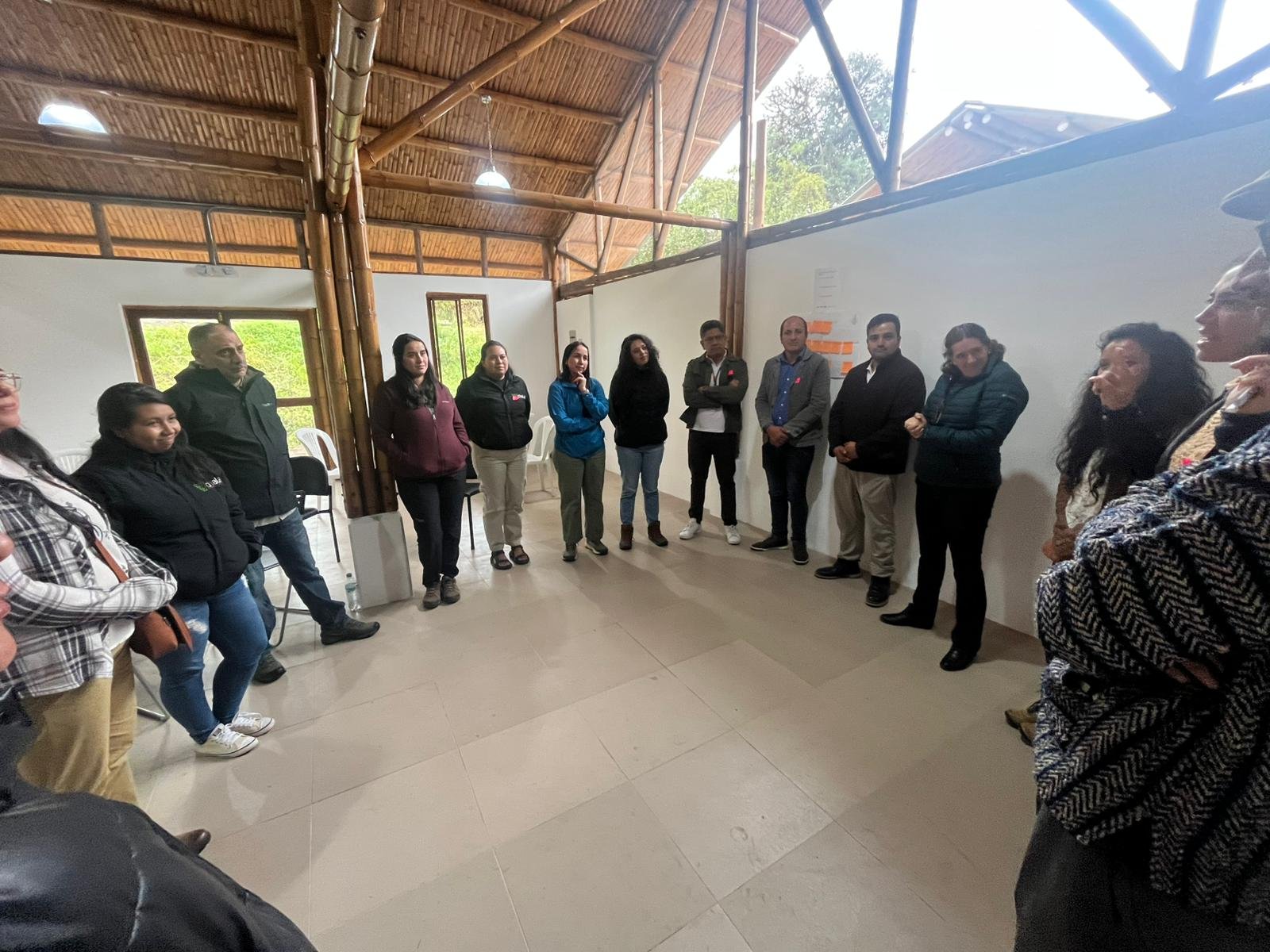 Semilla de cambio: taller define hoja de ruta para apoyo institucional de la Escuela Juvenil del Chocó Andino